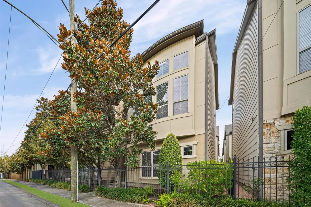 2923 Pease Street Houston, TX 77003