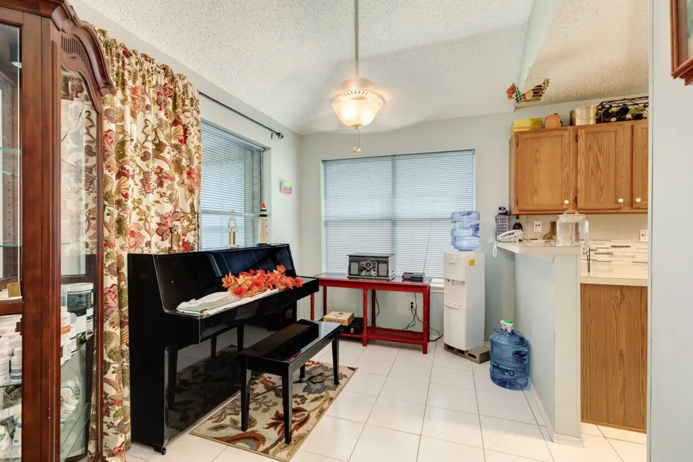 2819 S Peach Hollow Circle Pearland, TX 77584