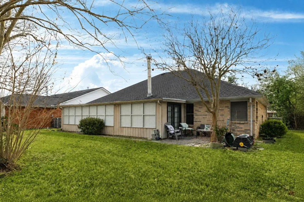 2819 S Peach Hollow Circle Pearland, TX 77584