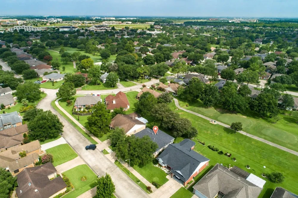 2819 S Peach Hollow Circle Pearland, TX 77584