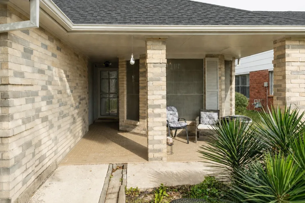 2819 S Peach Hollow Circle Pearland, TX 77584