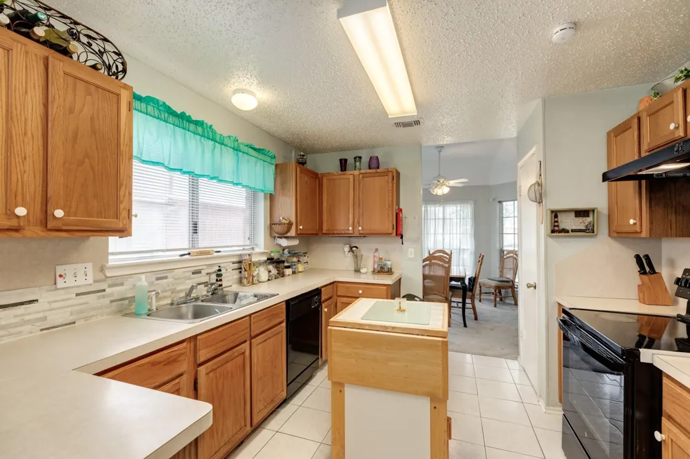 2819 S Peach Hollow Circle Pearland, TX 77584