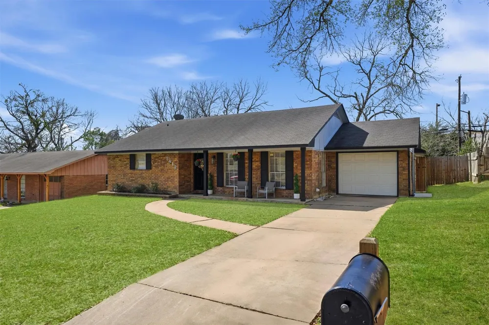 2412 Airline Drive Brenham, TX 77833