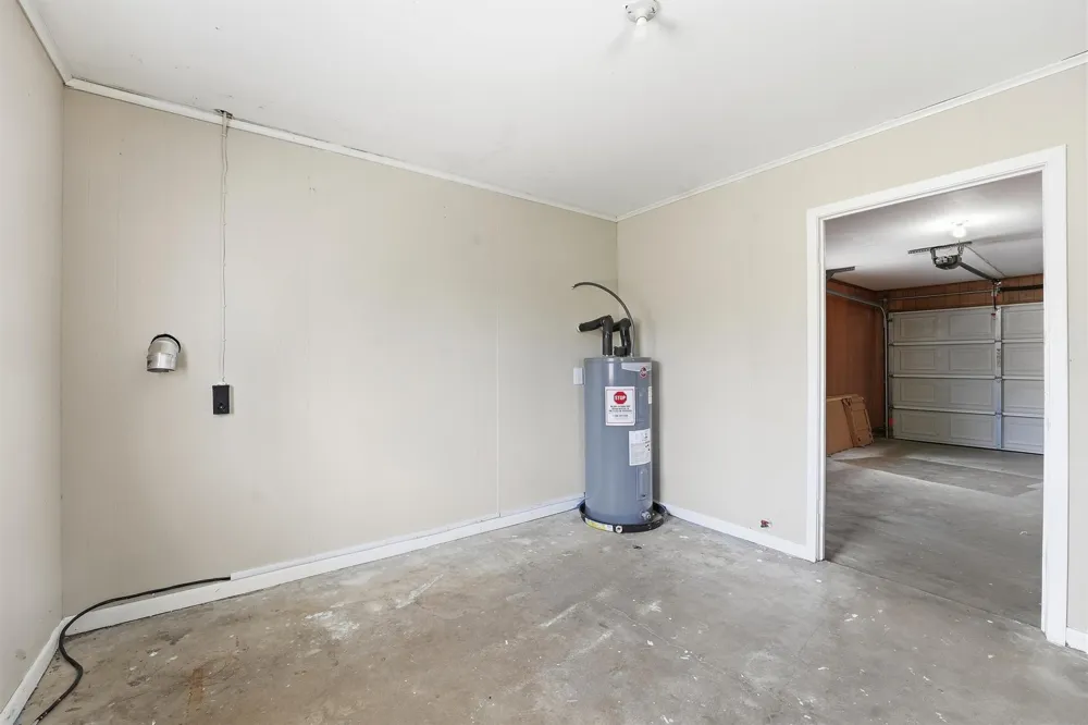 2412 Airline Drive Brenham, TX 77833