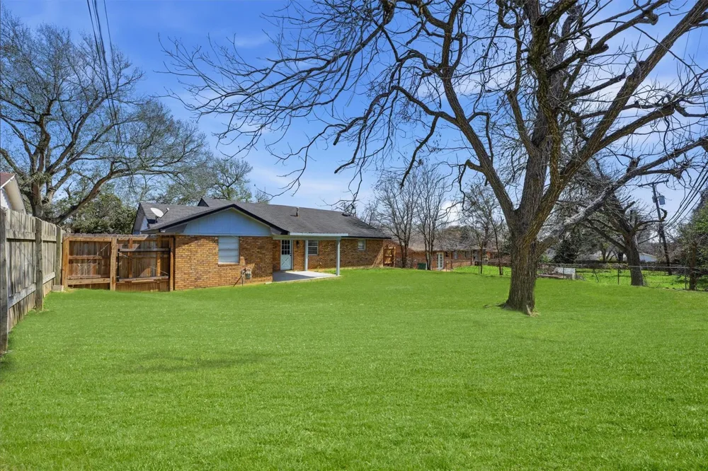 2412 Airline Drive Brenham, TX 77833