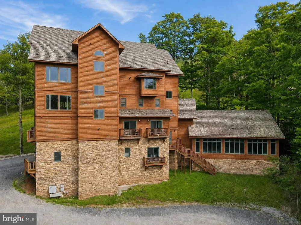 626 WINTERSET DRIVE Davis, WV 26260