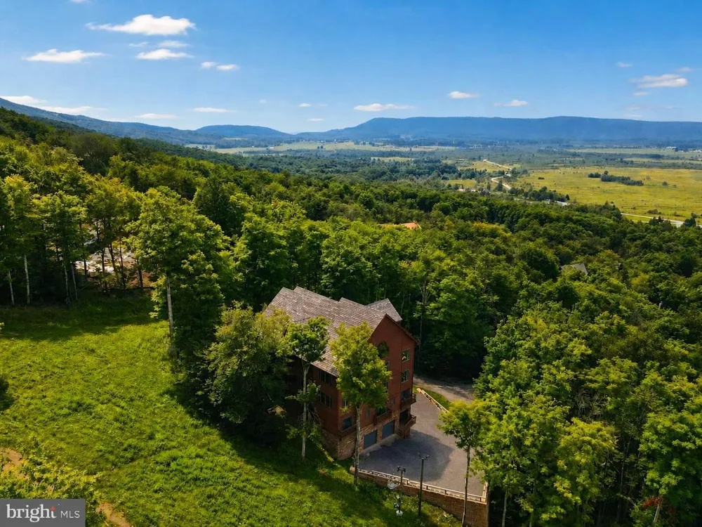 626 WINTERSET DRIVE Davis, WV 26260
