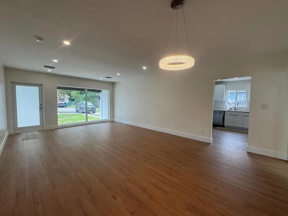 725 NE 160th Terrace Miami, FL 33162