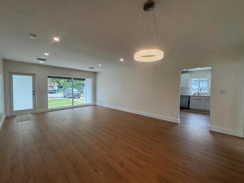 725 NE 160th Terrace Miami, FL 33162