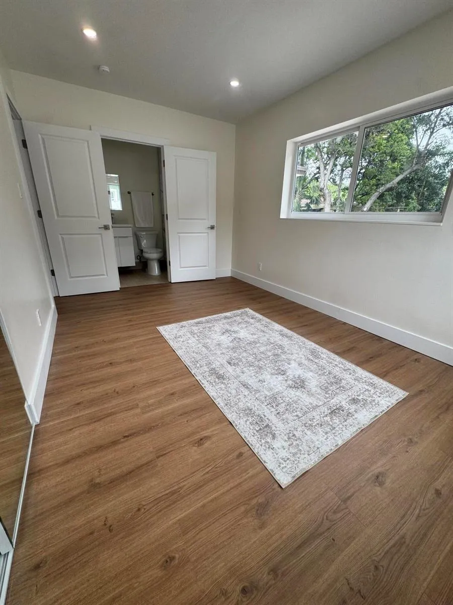 725 NE 160th Terrace Miami, FL 33162