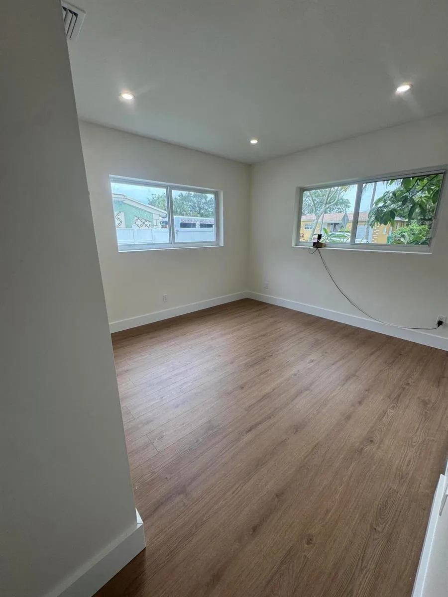 725 NE 160th Terrace Miami, FL 33162