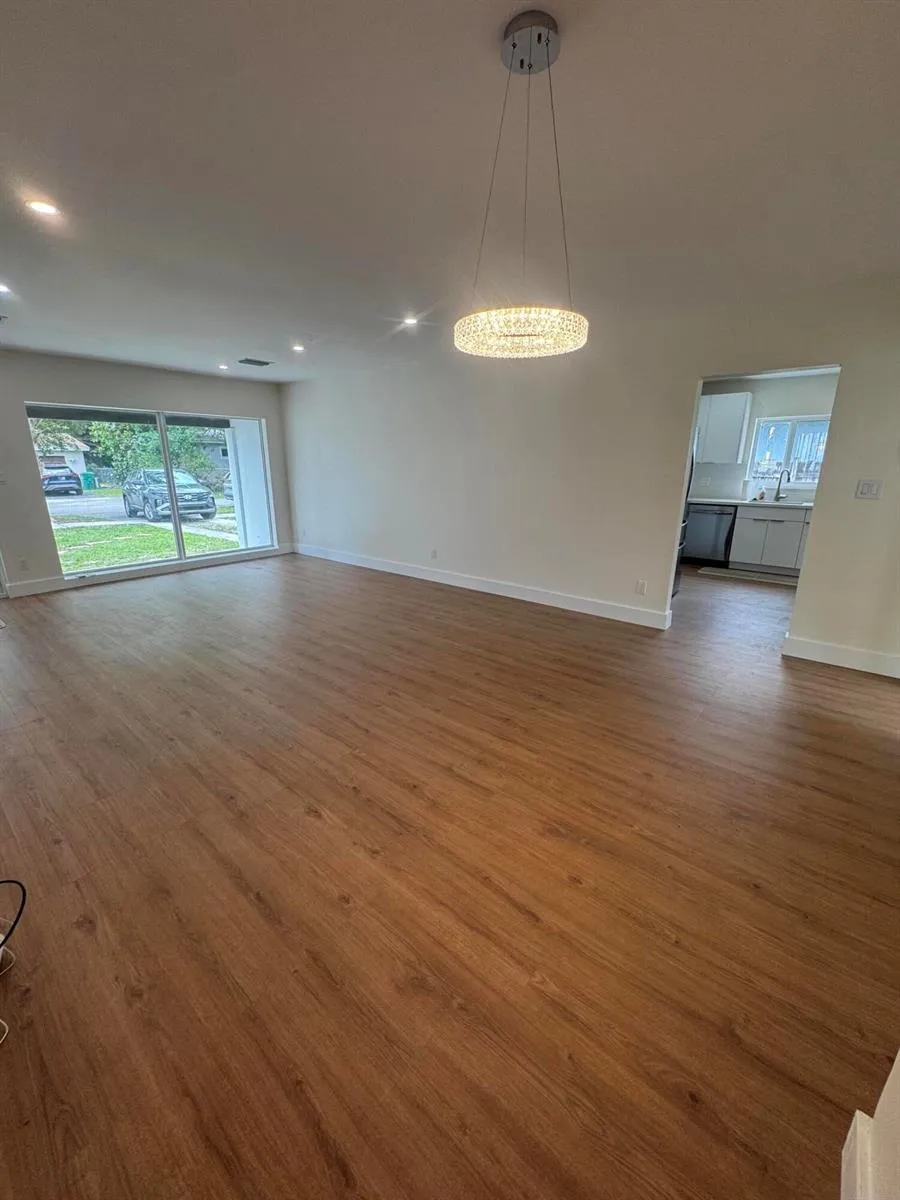 725 NE 160th Terrace Miami, FL 33162