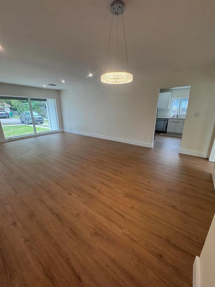 725 NE 160th Terrace Miami, FL 33162