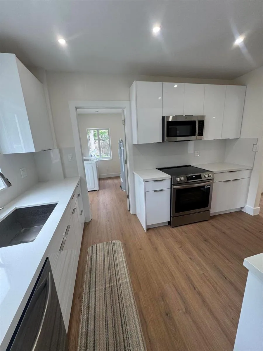 725 NE 160th Terrace Miami, FL 33162