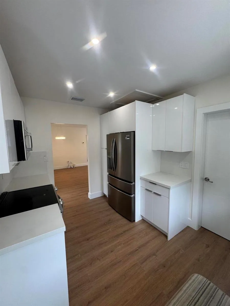 725 NE 160th Terrace Miami, FL 33162
