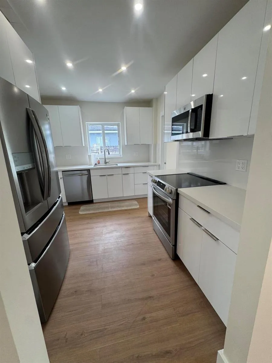 725 NE 160th Terrace Miami, FL 33162