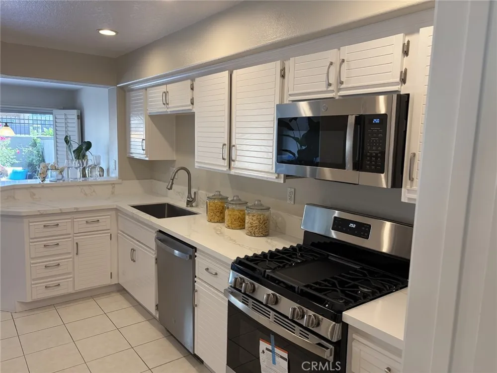 8012 E Snowberry E Anaheim Hills, CA 92808