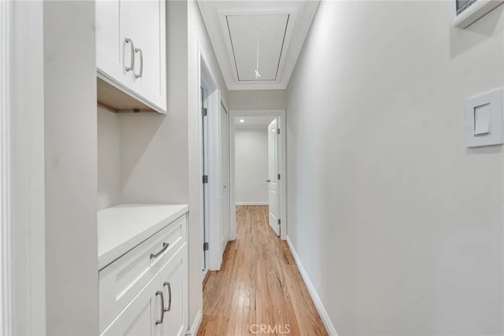 19815 Bassett Street Winnetka, CA 91306