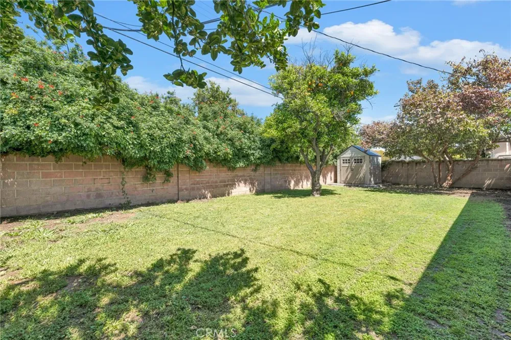 19815 Bassett Street Winnetka, CA 91306