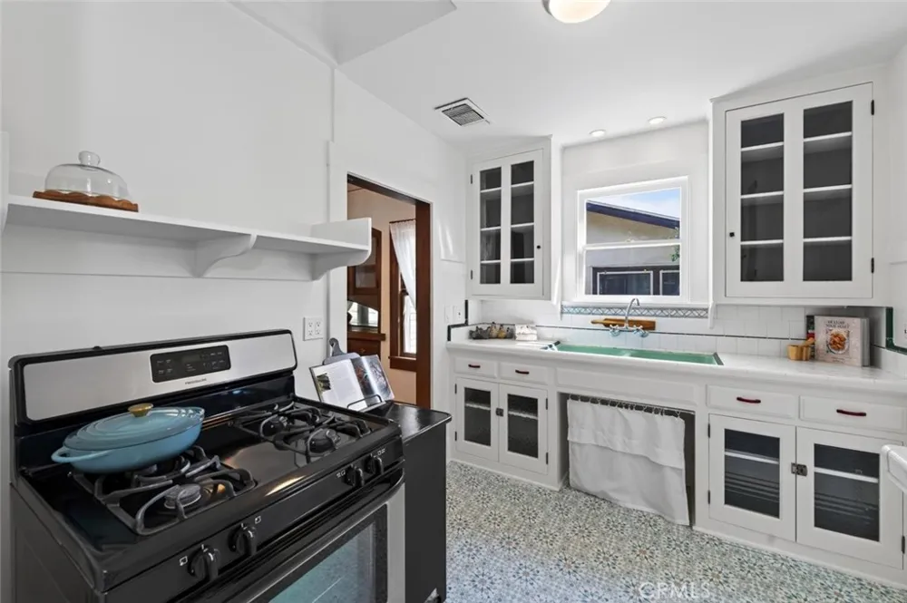 1235 Arthur Fresno, CA 93728