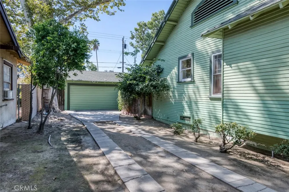 1235 Arthur Fresno, CA 93728