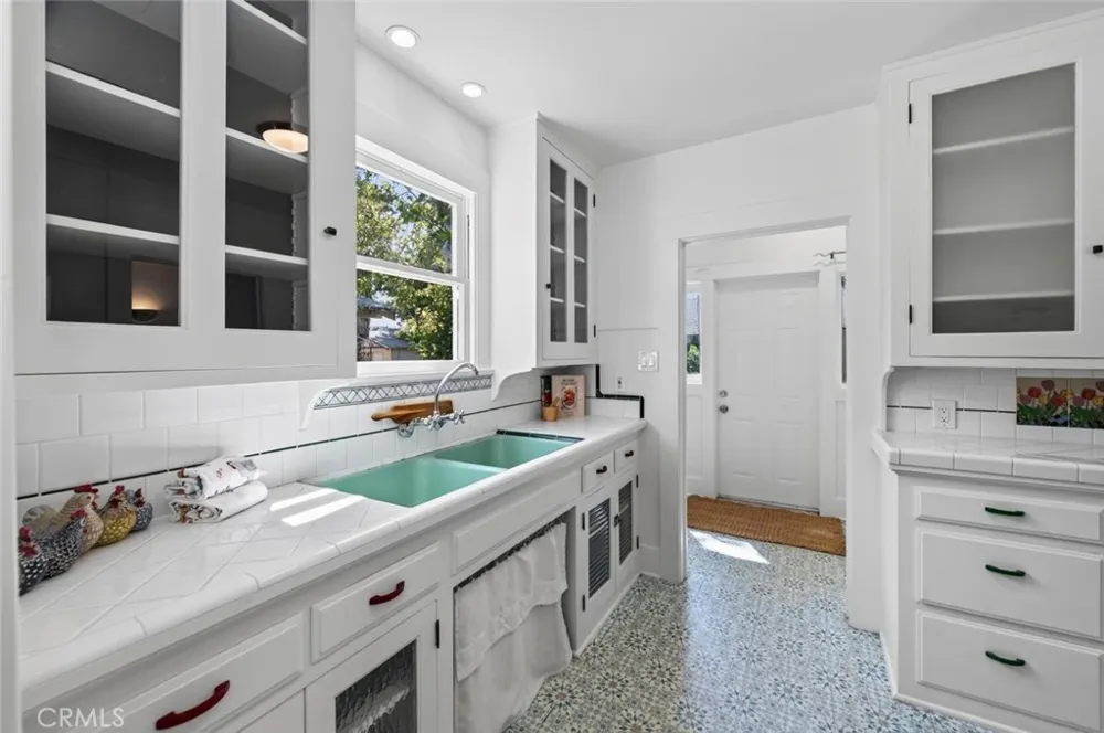 1235 Arthur Fresno, CA 93728