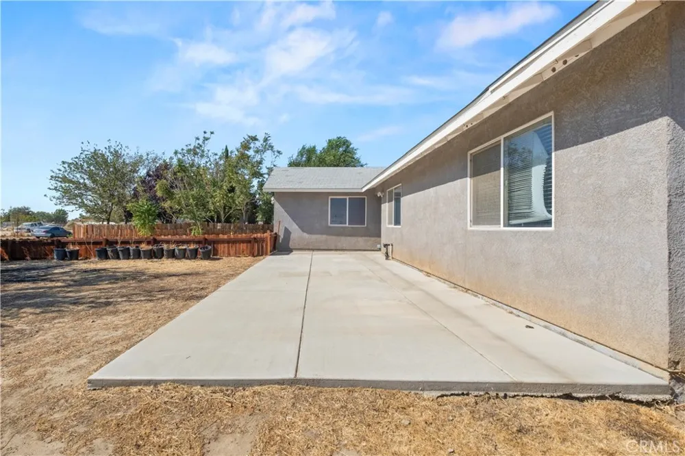 40904 168th E Lake Los Angeles, CA 93535