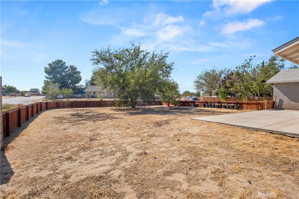40904 168th E Lake Los Angeles, CA 93535