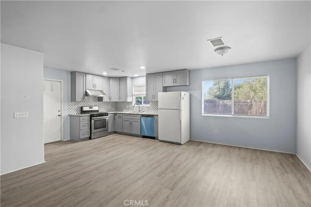 40904 168th E Lake Los Angeles, CA 93535