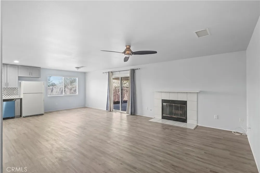 40904 168th E Lake Los Angeles, CA 93535