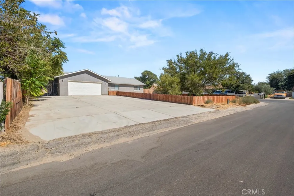 40904 168th E Lake Los Angeles, CA 93535