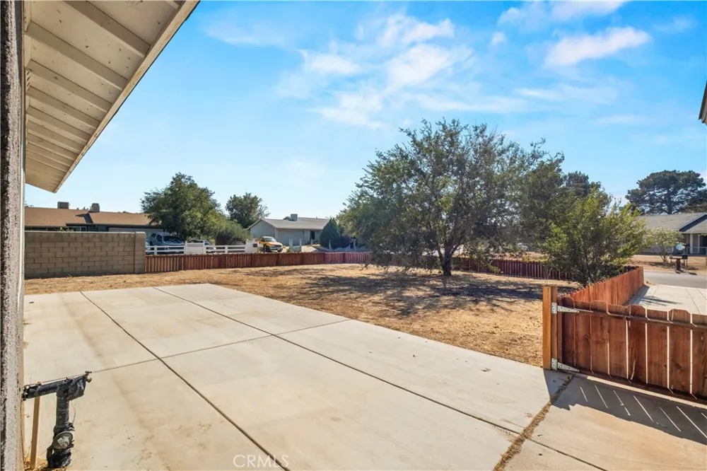 40904 168th E Lake Los Angeles, CA 93535