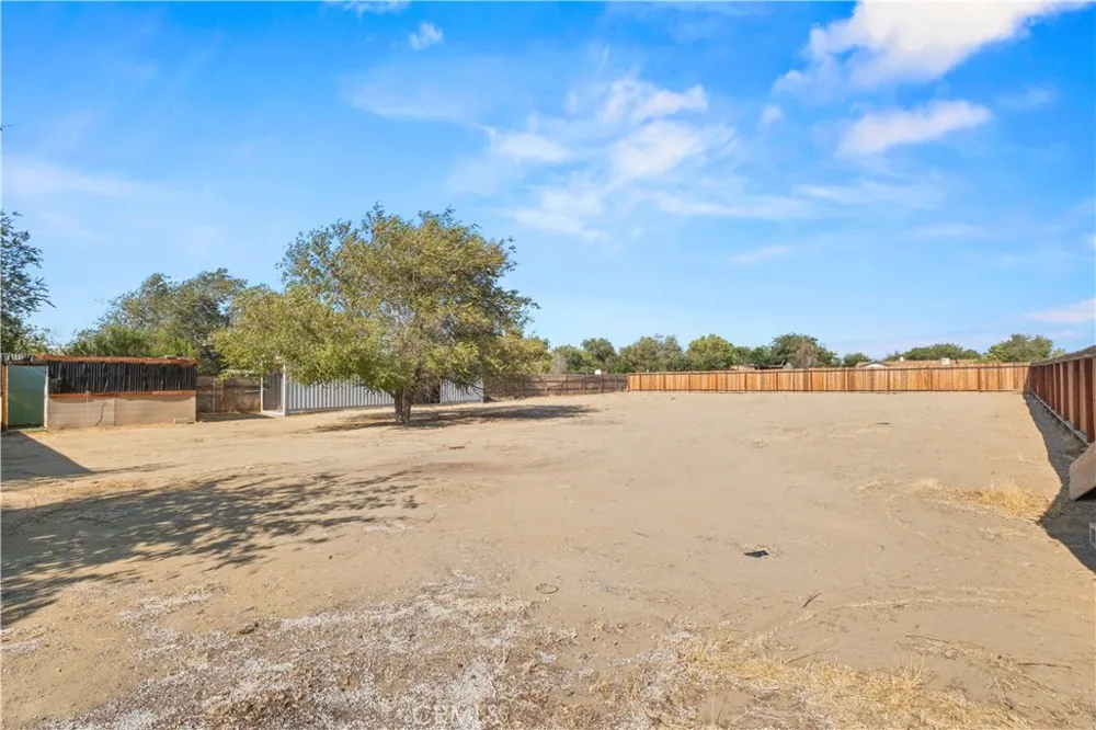40904 168th E Lake Los Angeles, CA 93535