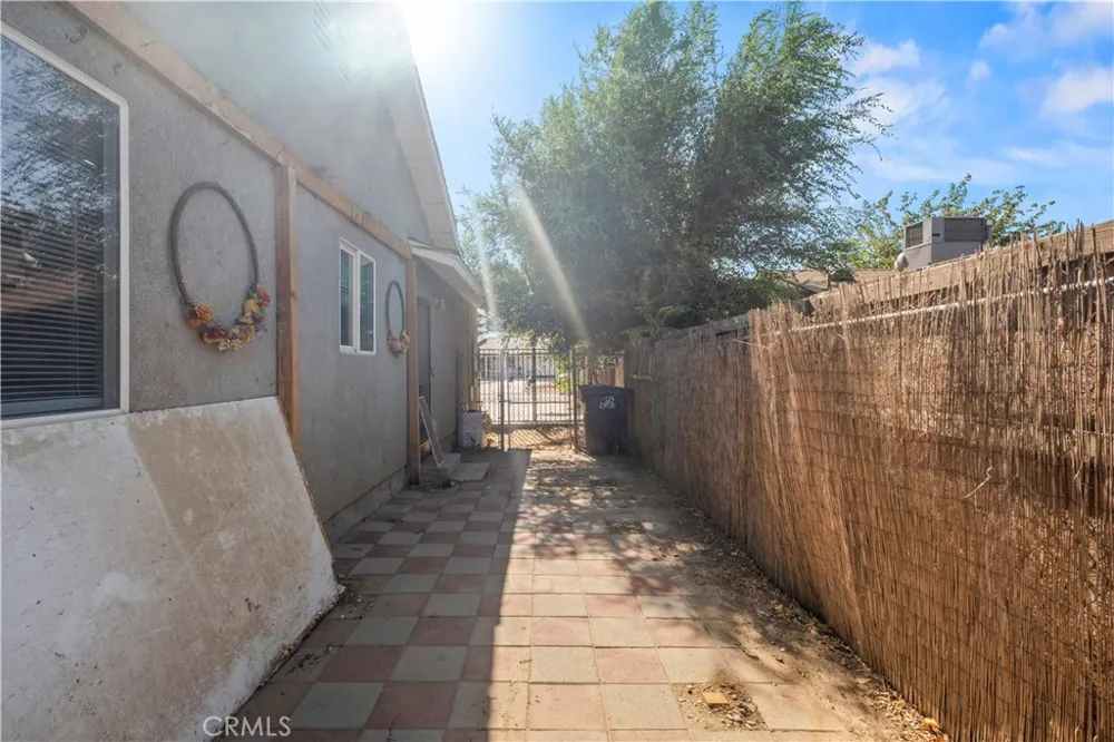 40904 168th E Lake Los Angeles, CA 93535