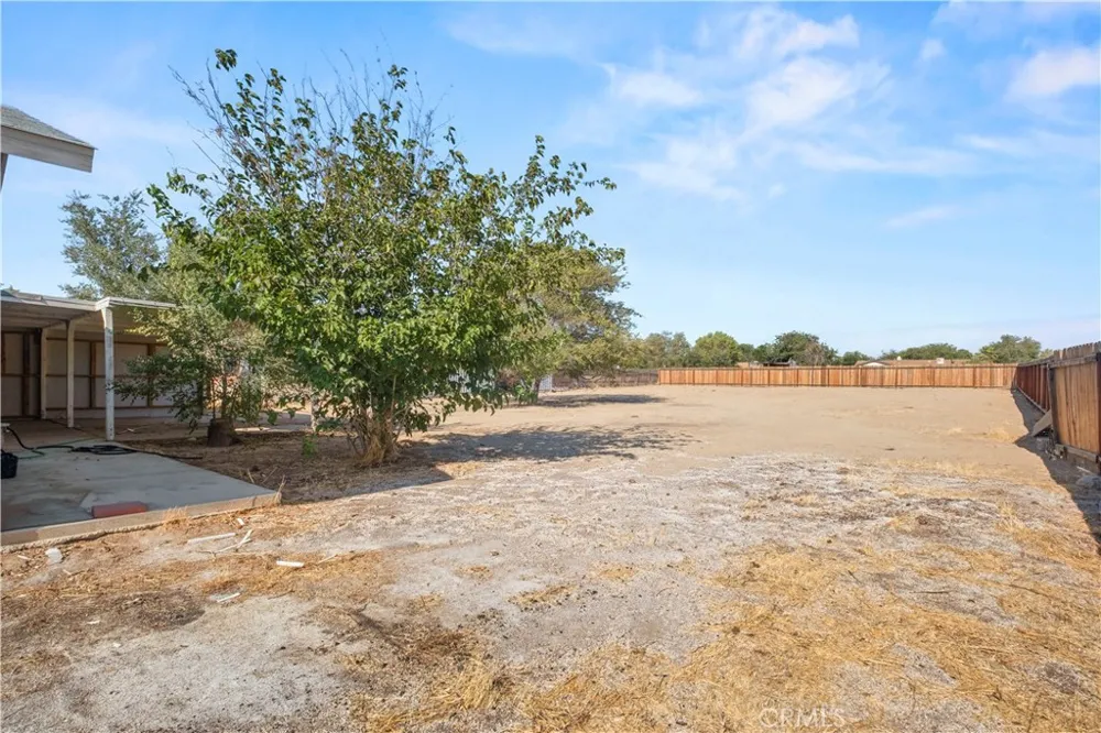 40904 168th E Lake Los Angeles, CA 93535