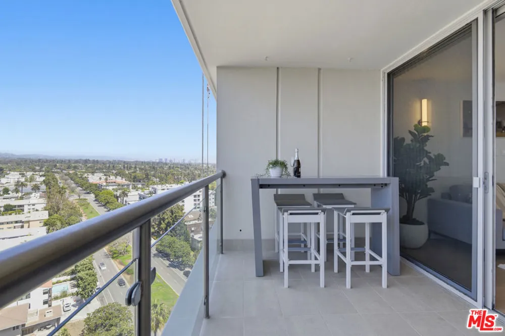 201 Ocean Avenue #1910B Santa Monica, CA 90402