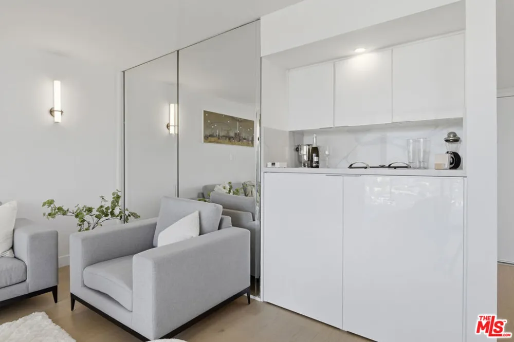 201 Ocean Avenue #1910B Santa Monica, CA 90402