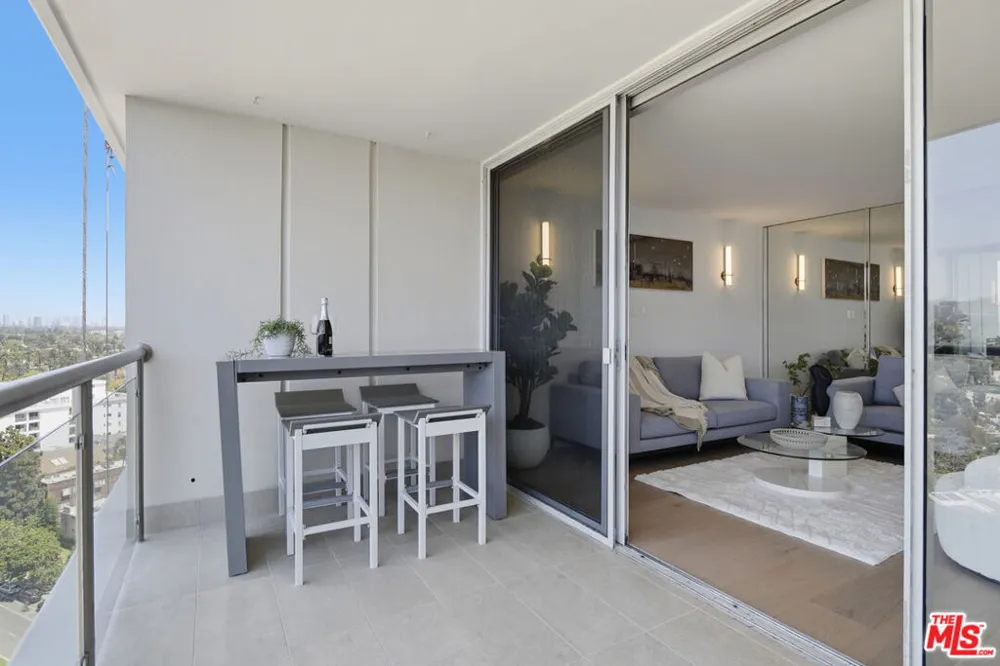 201 Ocean Avenue #1910B Santa Monica, CA 90402