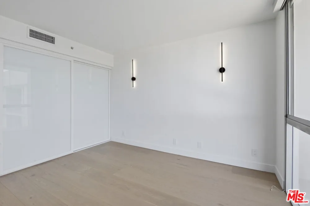 201 Ocean Avenue #1910B Santa Monica, CA 90402