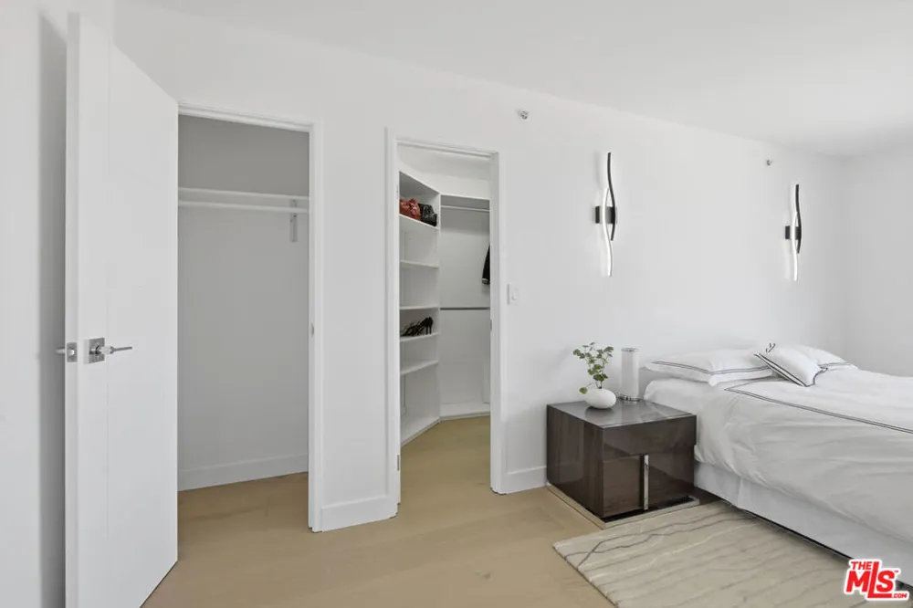 201 Ocean Avenue #1910B Santa Monica, CA 90402