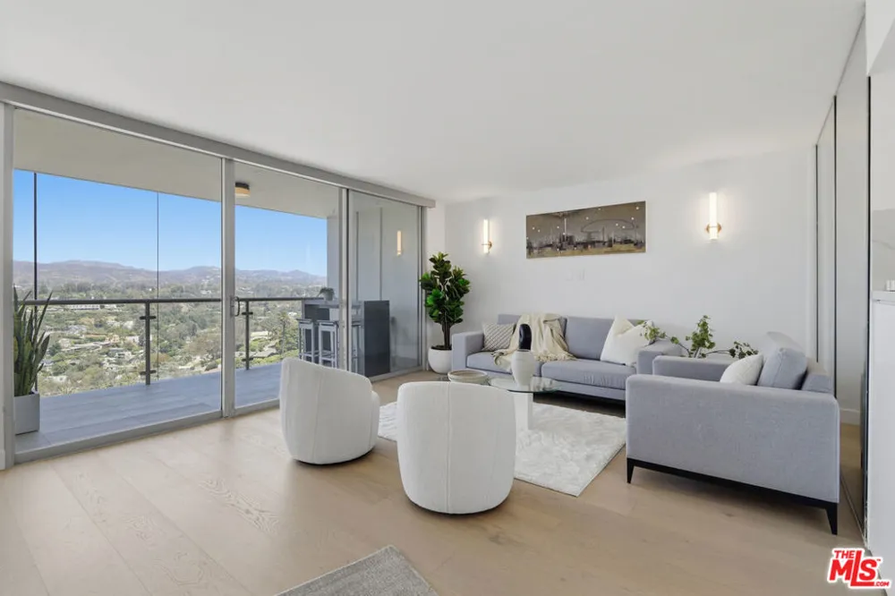 201 Ocean Avenue #1910B Santa Monica, CA 90402