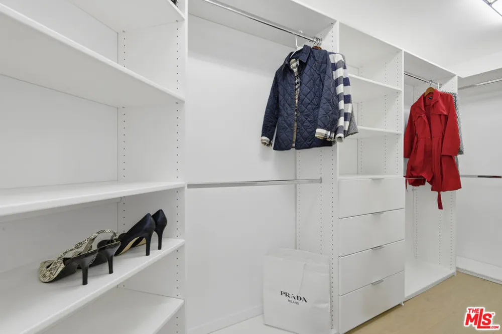 201 Ocean Avenue #1910B Santa Monica, CA 90402