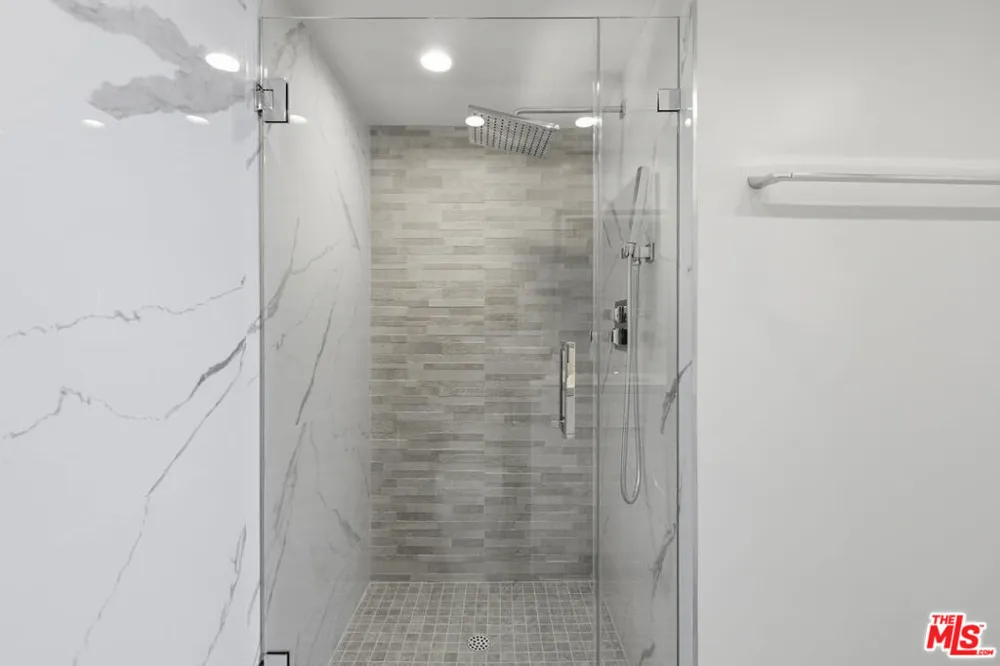 201 Ocean Avenue #1910B Santa Monica, CA 90402