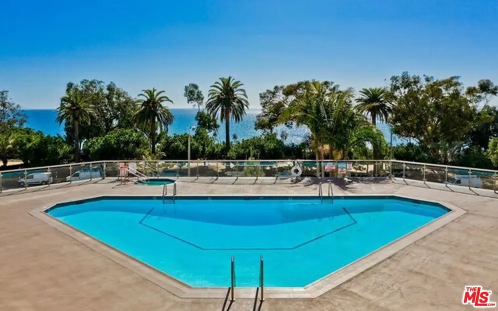 201 Ocean Avenue #1910B Santa Monica, CA 90402