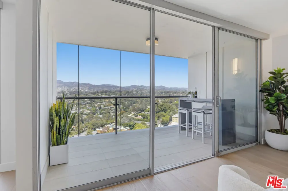 201 Ocean Avenue #1910B Santa Monica, CA 90402
