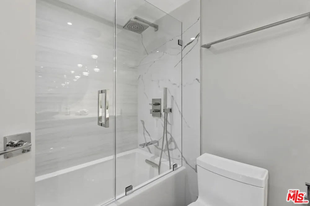 201 Ocean Avenue #1910B Santa Monica, CA 90402