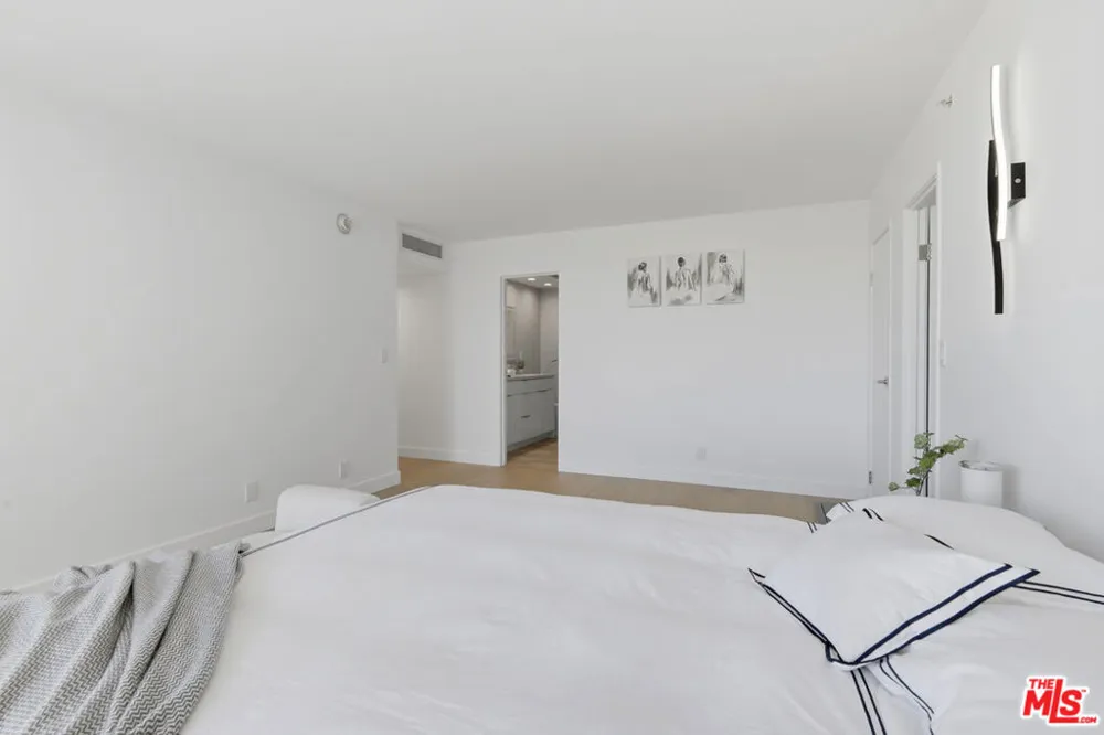 201 Ocean Avenue #1910B Santa Monica, CA 90402