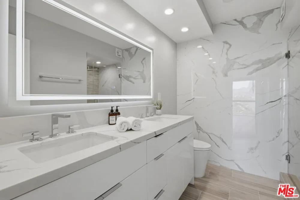 201 Ocean Avenue #1910B Santa Monica, CA 90402
