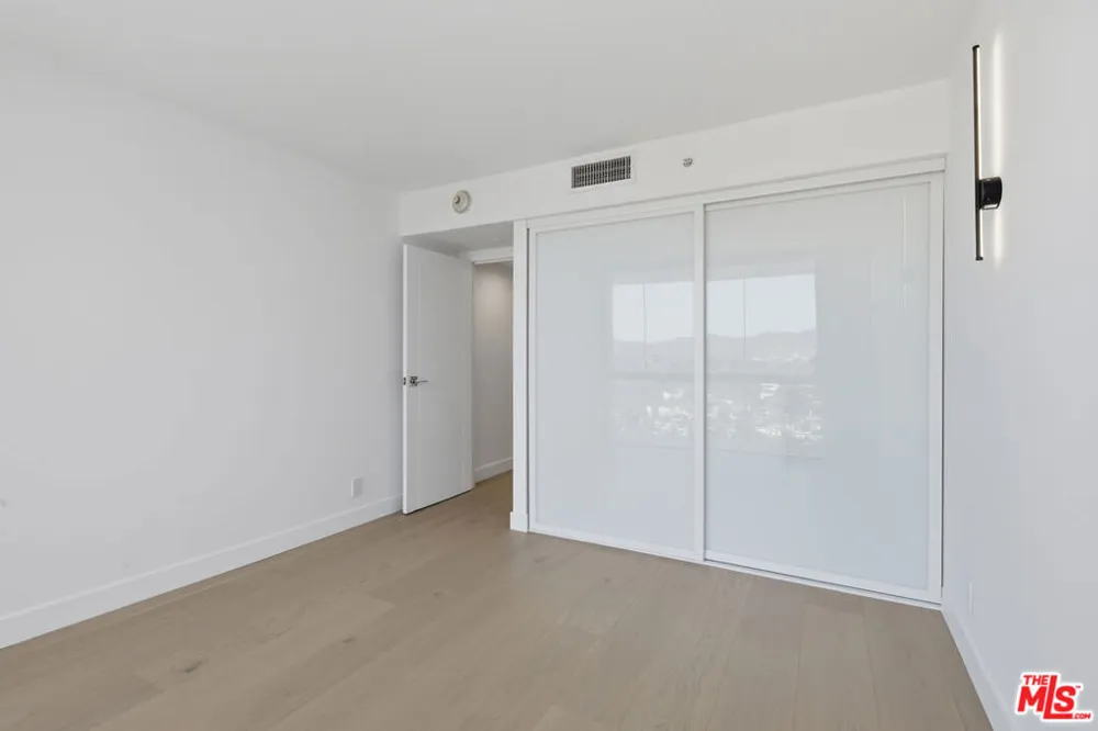 201 Ocean Avenue #1910B Santa Monica, CA 90402