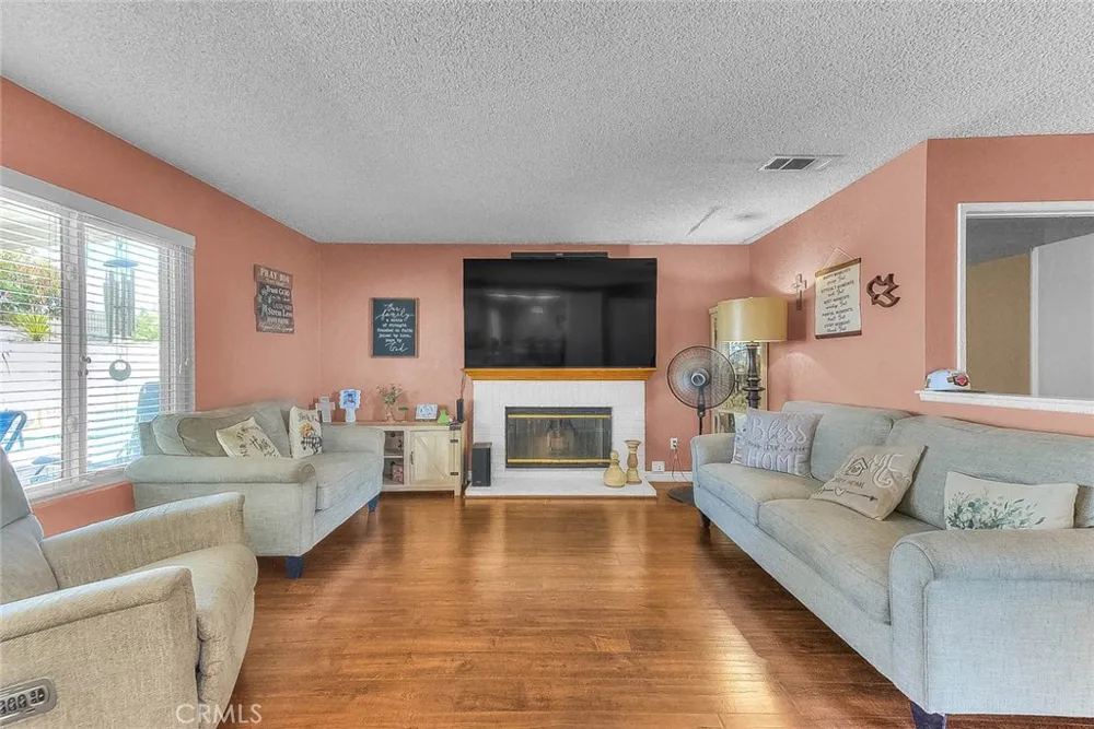 660 S Pampas Ave Rialto, CA 92376